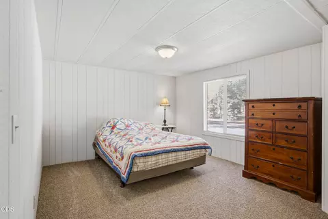 Bedroom - 16046 Davis Ave, La Pine, OR 97739 photo 3 of 4