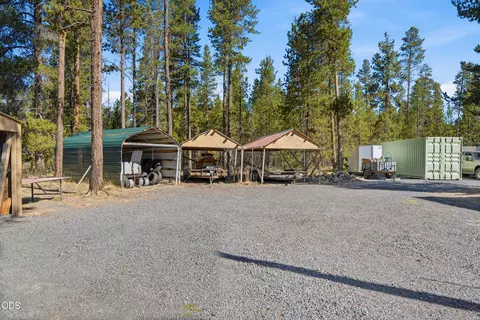 Exterior - 16046 Davis Ave, La Pine, OR 97739 photo 8 of 11