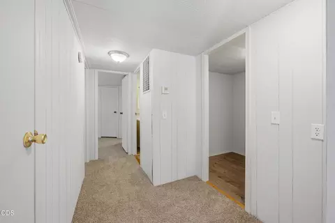 Entry Way - 16046 Davis Ave, La Pine, OR 97739 photo 3 of 3