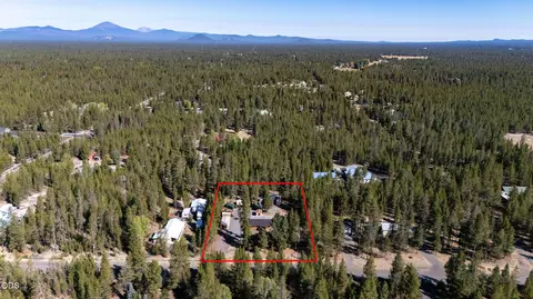View/Area - 16046 Davis Ave, La Pine, OR 97739 photo 2 of 5