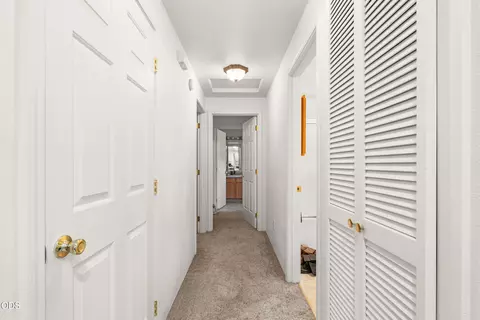 Entry Way - 123 Maple St, Central Point, OR 97502 photo 3 of 5