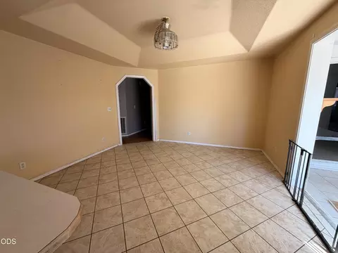 Living - 1106 Hampton Dr, Central Point, OR 97502 photo 3 of 3