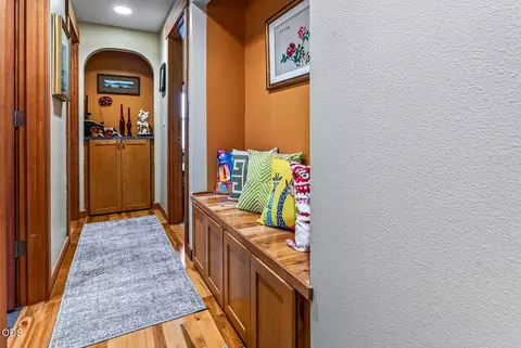 Entry Way - 60947 Garnet St, Bend, OR 97702 photo 1 of 2