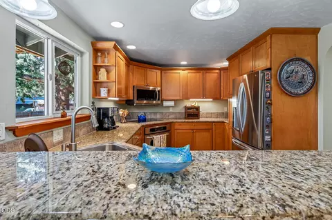 Kitchen - 60947 Garnet St, Bend, OR 97702 photo 2 of 3