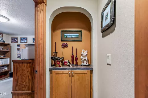 Entry Way - 60947 Garnet St, Bend, OR 97702 photo 2 of 2