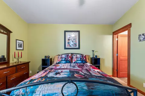 Bedroom - 60947 Garnet St, Bend, OR 97702 photo 6 of 7