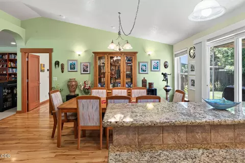 Dining - 60947 Garnet St, Bend, OR 97702 photo 3 of 4