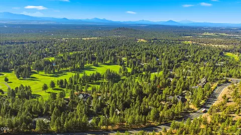 View/Area - 3028 NW Underhill Pl, Bend, OR 97703 photo 4 of 5