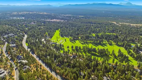 View/Area - 3028 NW Underhill Pl, Bend, OR 97703 photo 5 of 5