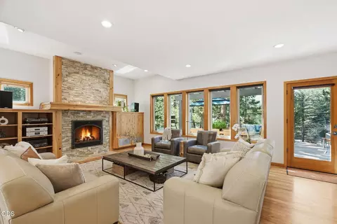 Living - 3028 NW Underhill Pl, Bend, OR 97703 photo 1 of 4