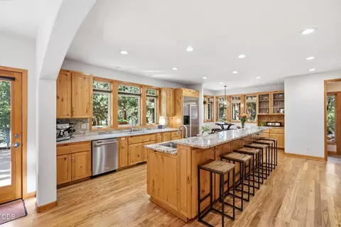 Kitchen - 3028 NW Underhill Pl, Bend, OR 97703 photo 2 of 5