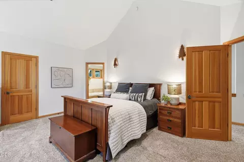 Bedroom - 3028 NW Underhill Pl, Bend, OR 97703 photo 2 of 6