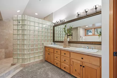 Bath - 3028 NW Underhill Pl, Bend, OR 97703 photo 3 of 5