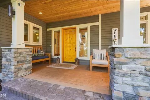 Exterior - 3028 NW Underhill Pl, Bend, OR 97703 photo 4 of 16