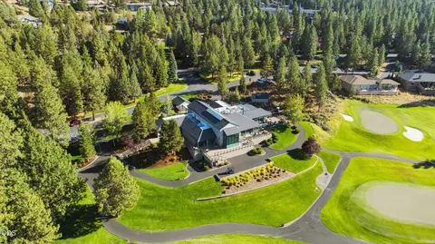 View/Area - 3028 NW Underhill Pl, Bend, OR 97703 photo 3 of 5