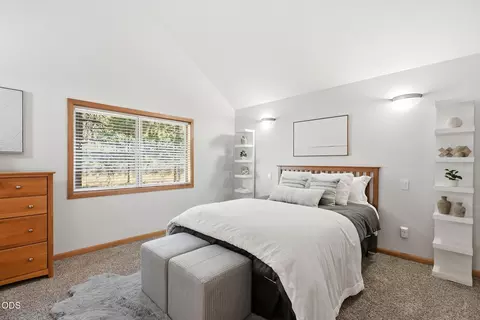 Bedroom - 3028 NW Underhill Pl, Bend, OR 97703 photo 5 of 6