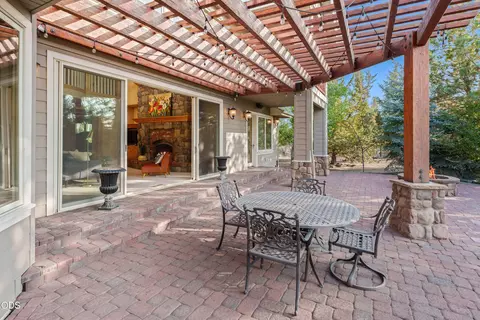 Exterior - 61445 Gosney Rd, Bend, OR 97702 photo 11 of 19