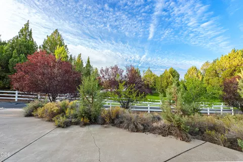 Exterior - 61445 Gosney Rd, Bend, OR 97702 photo 14 of 19