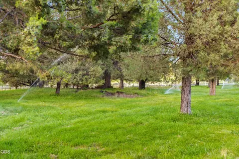Exterior - 61445 Gosney Rd, Bend, OR 97702 photo 17 of 19