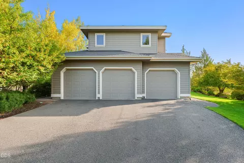 Exterior - 61445 Gosney Rd, Bend, OR 97702 photo 6 of 19