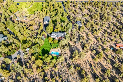 View/Area - 61445 Gosney Rd, Bend, OR 97702 photo 2 of 3