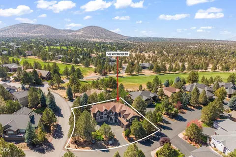 View/Area - 515 Nutcracker Dr, Redmond, OR 97756 photo 2 of 9