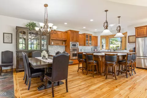 Dining - 515 Nutcracker Dr, Redmond, OR 97756 photo 1 of 2
