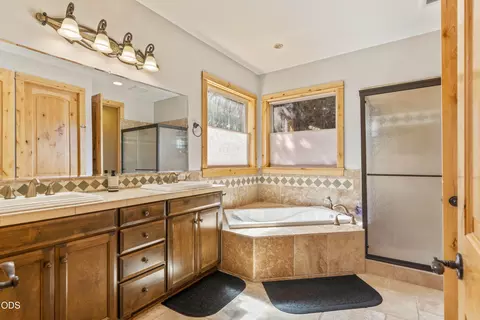 Bath - 515 Nutcracker Dr, Redmond, OR 97756 photo 1 of 7