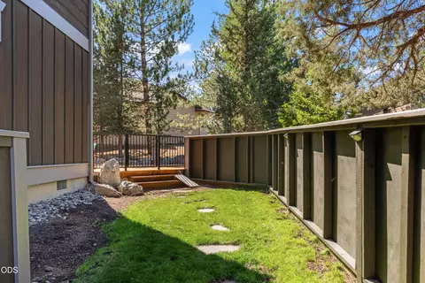 Exterior - 515 Nutcracker Dr, Redmond, OR 97756 photo 9 of 11