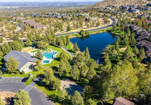 View/Area - 515 Nutcracker Dr, Redmond, OR 97756 photo 8 of 9