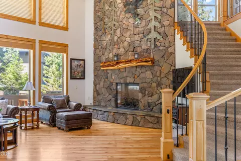 Living - 515 Nutcracker Dr, Redmond, OR 97756 photo 1 of 1