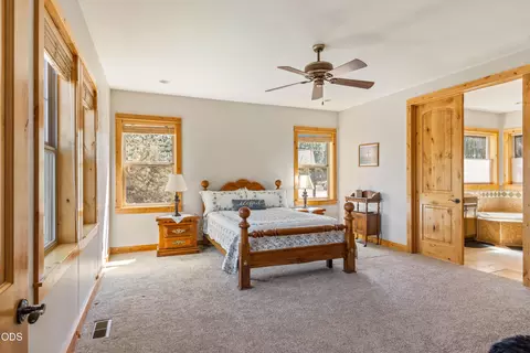 Bedroom - 515 Nutcracker Dr, Redmond, OR 97756 photo 1 of 5