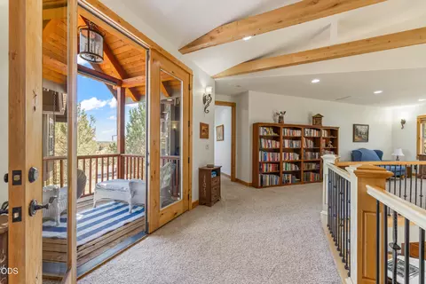 Entry Way - 515 Nutcracker Dr, Redmond, OR 97756 photo 3 of 3