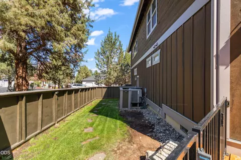 Exterior - 515 Nutcracker Dr, Redmond, OR 97756 photo 10 of 11