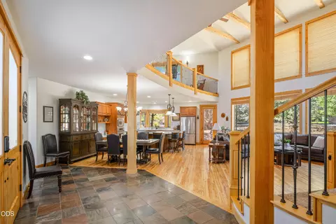 Entry Way - 515 Nutcracker Dr, Redmond, OR 97756 photo 1 of 3