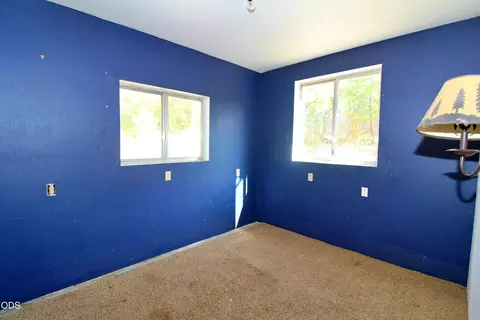 Bedroom - 1784 Stringer Gap Rd, Grants Pass, OR 97527 photo 6 of 6
