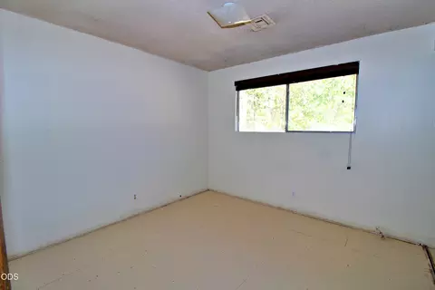 Bedroom - 1784 Stringer Gap Rd, Grants Pass, OR 97527 photo 3 of 6