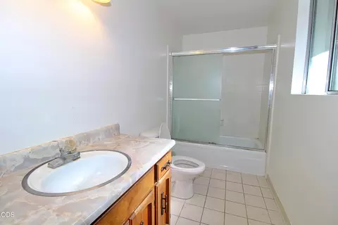Bath - 1784 Stringer Gap Rd, Grants Pass, OR 97527 photo 1 of 2