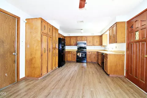 Kitchen - 1784 Stringer Gap Rd, Grants Pass, OR 97527 photo 1 of 2