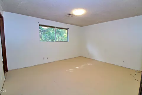 Bedroom - 1784 Stringer Gap Rd, Grants Pass, OR 97527 photo 1 of 6