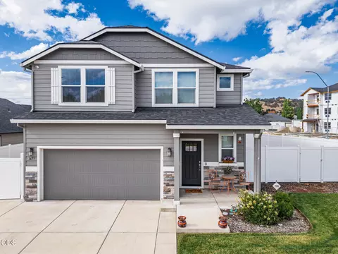 1675 Monarch Ln, Medford, OR 97504