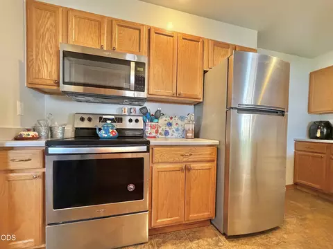 Kitchen - 10227 Wright Ave, Klamath Falls, OR 97603 photo 1 of 2