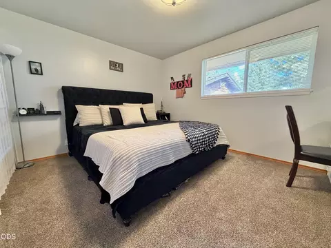 Bedroom - 10227 Wright Ave, Klamath Falls, OR 97603 photo 1 of 3