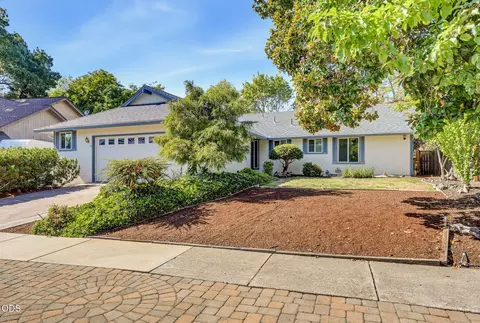 2337 Greenbrook Dr, Medford, OR 97504