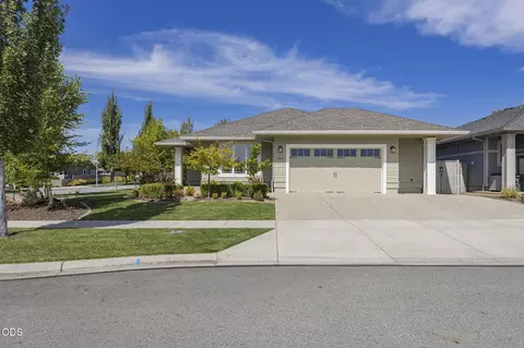 4007 Shamrock Dr, Medford, OR 97504