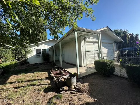 Exterior - 547 Van Wey Cir, Eagle Point, OR 97524 photo 2 of 4