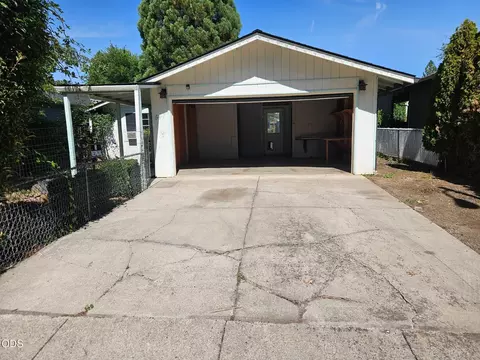 Exterior - 547 Van Wey Cir, Eagle Point, OR 97524 photo 3 of 4