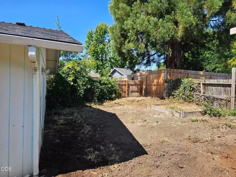 Exterior - 547 Van Wey Cir, Eagle Point, OR 97524 photo 1 of 4