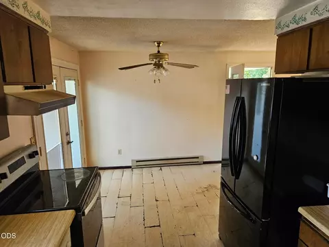 Other - 547 Van Wey Cir, Eagle Point, OR 97524 photo 4 of 5