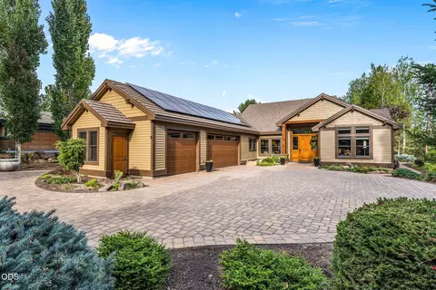 Exterior - 61583 Tam Mcarthur Loop, Bend, OR 97702 photo 9 of 10